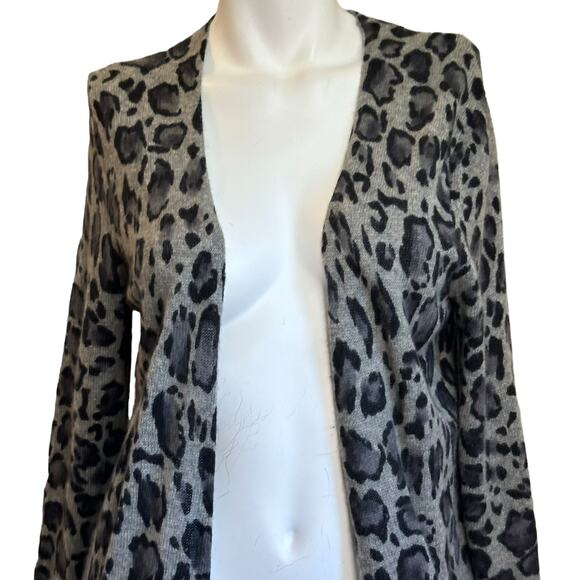 White + Warren Cashmere Gray & Black Animal Print Open Front Cardigan sz S - Picture 4 of 7